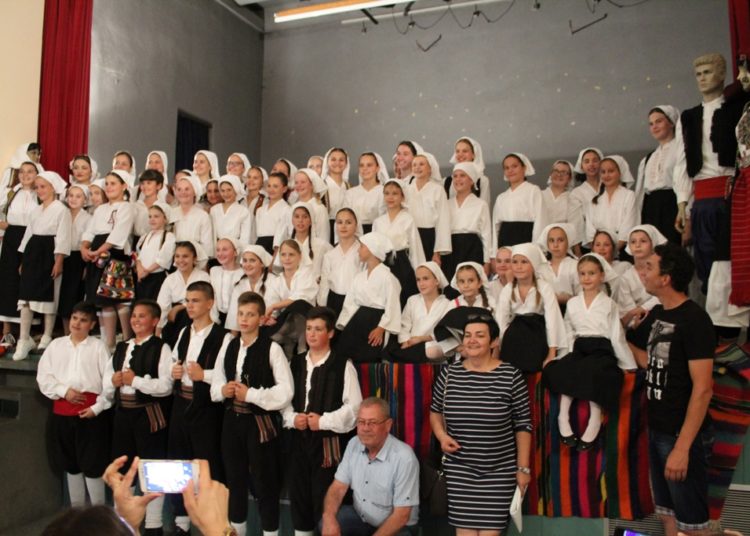 Široki Brijeg: Mali folkloraši pokazali svoje umijeće