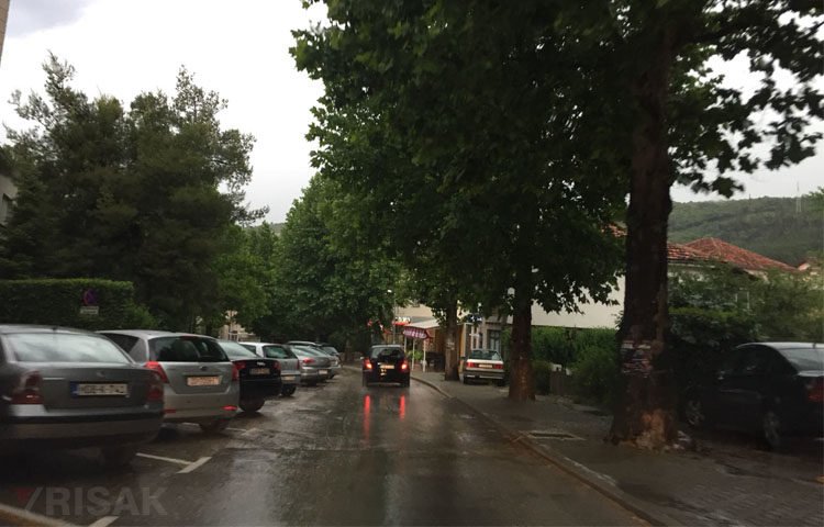 Nevrijeme praćeno grmljavinom i pljuskovima pogodilo Široki Brijeg