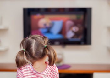 Ograničavanje gledanja televizije znači lošije rezultate na fakultetu