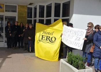 Radnici hotela ‘Ero’ ponovno se okupili pred zgradom federalnih institucija