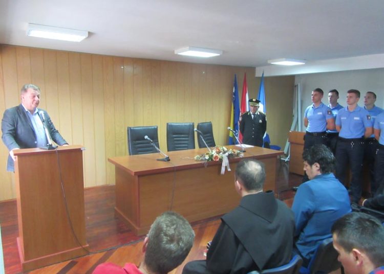 Svečano prisegnulo 25 novih policijskih službenika MUP-a ZHŽ-a