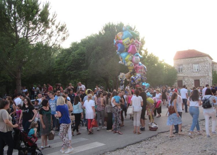 Ljubuški: Uočnica sv. Anti na Humcu