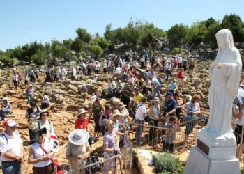 Vatikan preuzima župu Međugorje za 10 dana