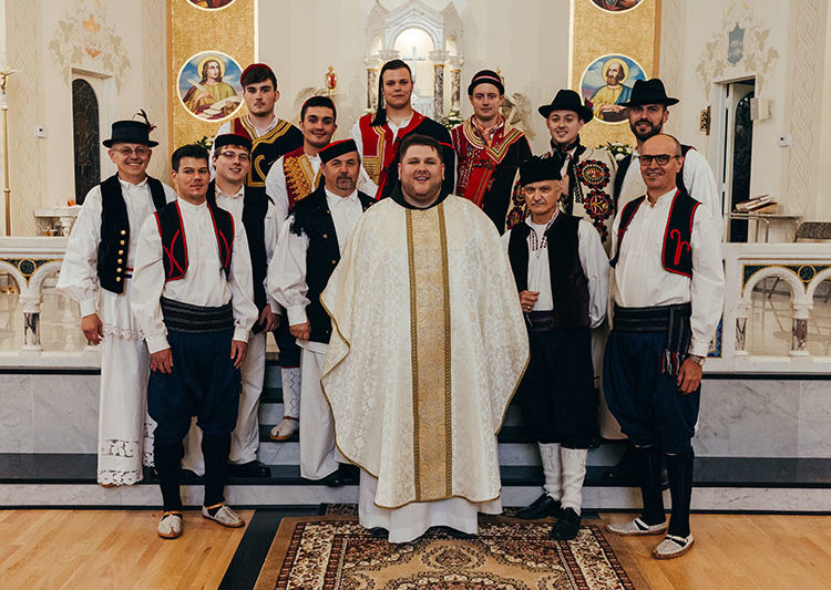 Veliki izvještaj s jedinstvenog događaja iz Chicaga! Fra Antonio Musa zaređen za svećenika (FOTO)