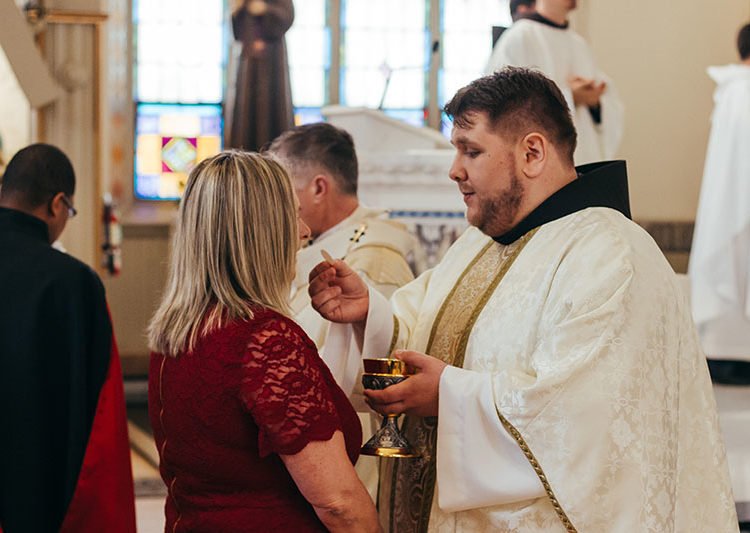 Veliki izvještaj s jedinstvenog događaja iz Chicaga! Fra Antonio Musa zaređen za svećenika (FOTO)