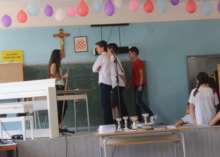 OŠ Franica Dall’era u Viru bogatim programom obilježila Dan škole (FOTO)