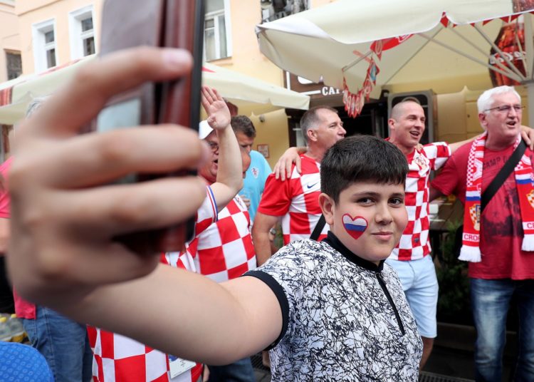 Hrvatski navijači se vratili na mjesto pobjede nad Argentinom: Neka bude repriza!