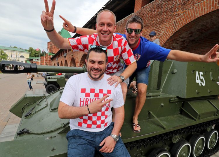 Hrvatski navijači se vratili na mjesto pobjede nad Argentinom: Neka bude repriza!