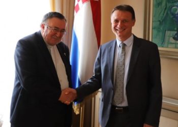 Kardinal Puljić u Hrvatskom saboru: U BiH je prošle godine živjelo svega 376 tisuća katolika, Hrvata je 5% više