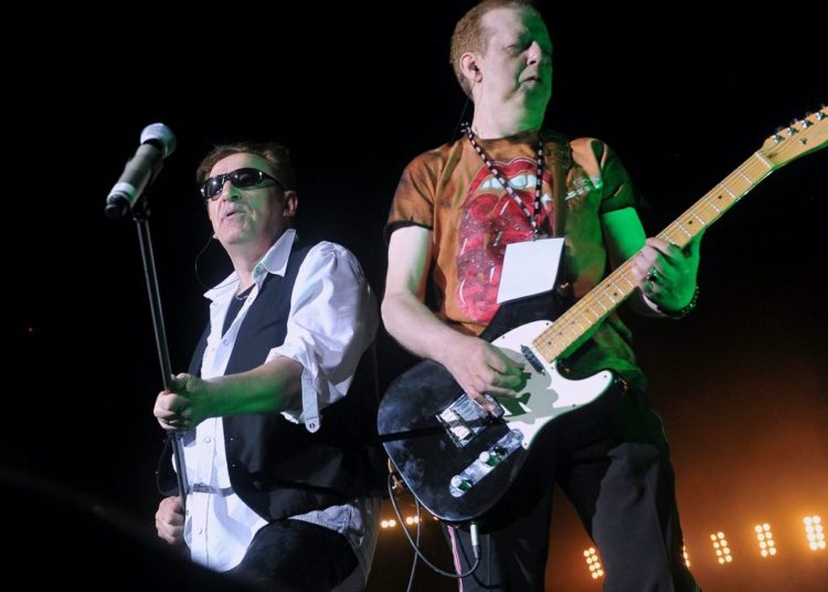 Spektakularni koncert: Prljavo kazalište pred više od 20 tisuća fanova proslavilo 40. rođendan