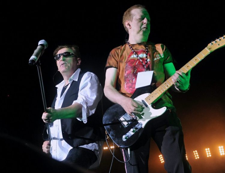 Spektakularni koncert: Prljavo kazalište pred više od 20 tisuća fanova proslavilo 40. rođendan