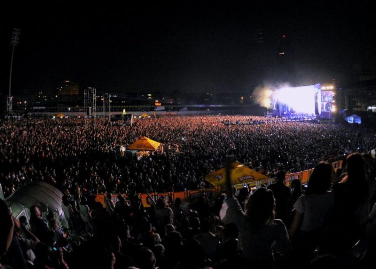 Spektakularni koncert: Prljavo kazalište pred više od 20 tisuća fanova proslavilo 40. rođendan
