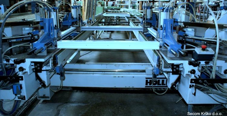 Europska unija SAD-u od danas nameće “osvetničku tarifu” na pojedine proizvode