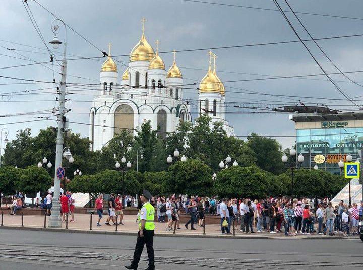 Invazija hrvatskih navijača na Kaliningrad (FOTOGALERIJA i VIDEO)