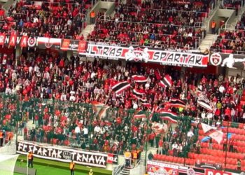 Utakmica Spartak-Zrinjski na velikom videozidu u blizini stadiona