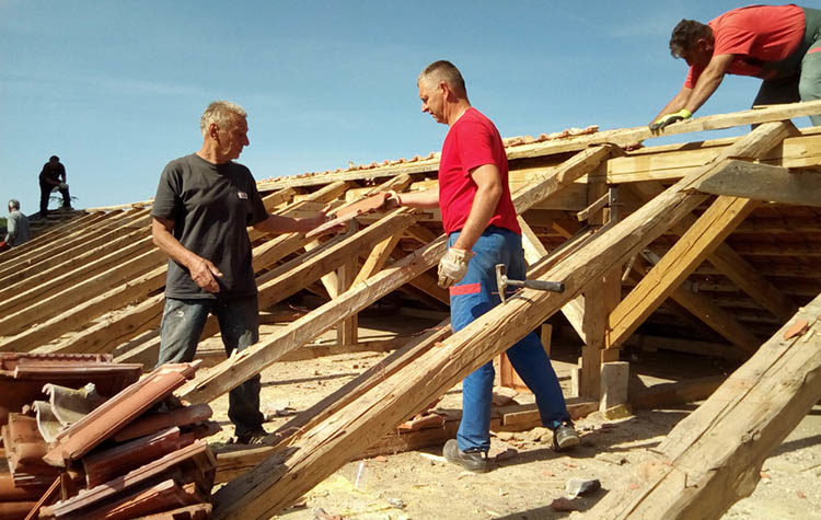 Široki Brijeg: Župna crkva u Izbičnu pod novim krovom