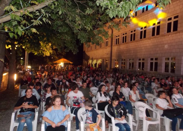 Koncert filmske glazbe usijao vruće Posuško lito