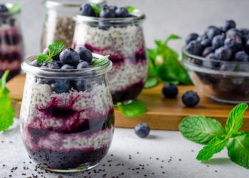 Chia puding s bobičastim voćem – lagan i zdrav