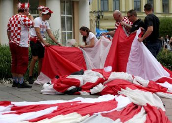 Hrvatski navijači i krojačica Ljuba priredili spektakl u središtu Nižnjeg