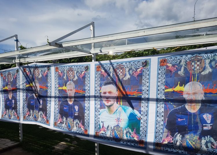 FOTO: 30-metarski mural hrvatskih reprezentativaca izložen u Grudama
