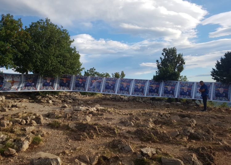 FOTO: 30-metarski mural hrvatskih reprezentativaca izložen u Grudama