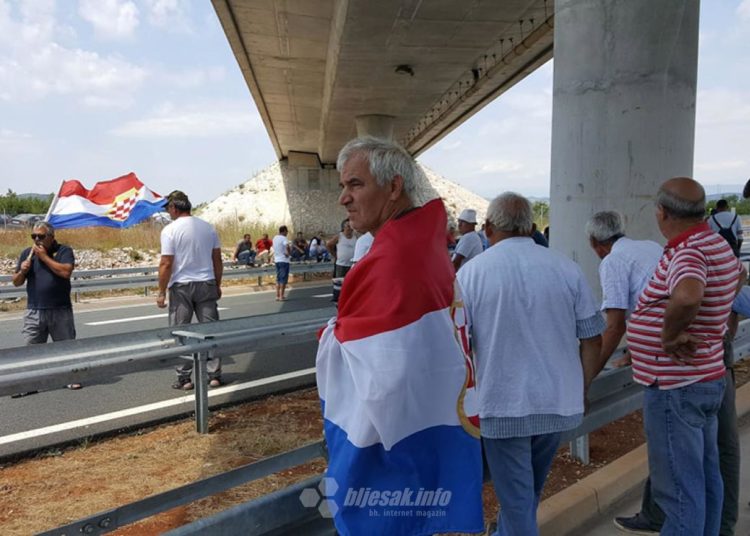 Ljubuški: Blokirali autocestu prema graničnom prijelazu Bijača