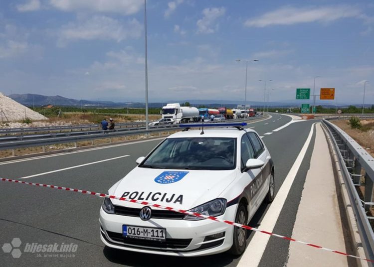 Ljubuški: Blokirali autocestu prema graničnom prijelazu Bijača