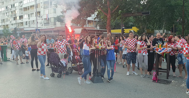 Mostar prepun navijača, pogledajte atmosferu u gradu