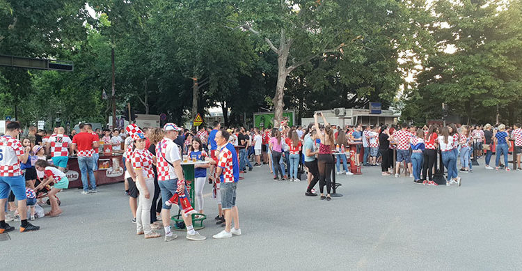 Mostar prepun navijača, pogledajte atmosferu u gradu