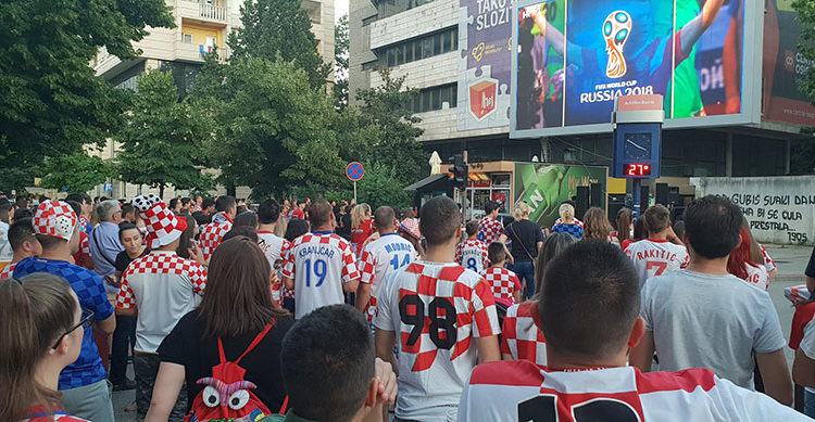 Mostar prepun navijača, pogledajte atmosferu u gradu