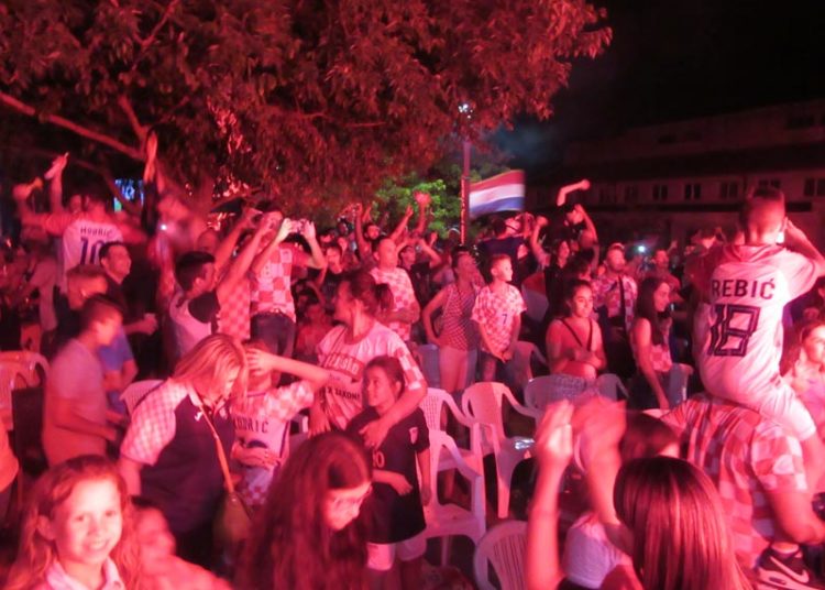 Pogledaje kako je Ljubuški slavio Hrvatsku pobjedu