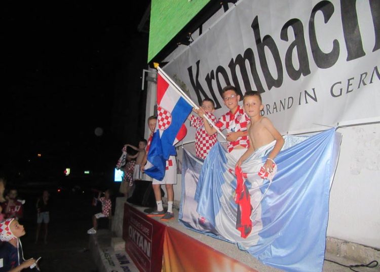 Pogledaje kako je Ljubuški slavio Hrvatsku pobjedu