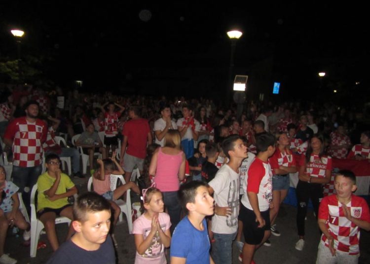Pogledaje kako je Ljubuški slavio Hrvatsku pobjedu