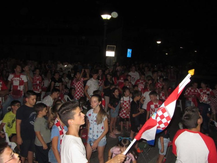 Pogledaje kako je Ljubuški slavio Hrvatsku pobjedu