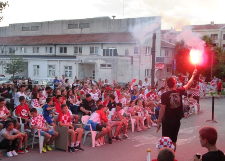 Pogledajte kako se slavilo u Ljubuškom nakon utakmice Hrvatska – Danska