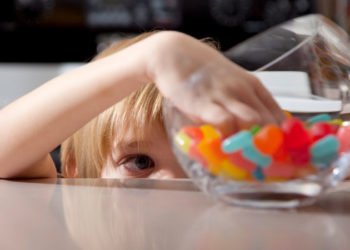 Prehrana djece sve je lošija… Sve se manje kreću i previše jedu slatkiše