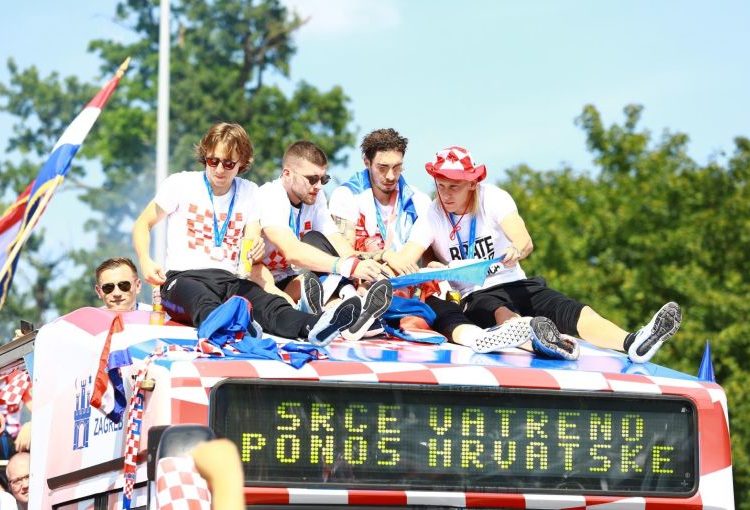 Vatrene u Zagrebu, na ulicama i Trgu, dočekalo više od 500 tisuća ljudi!