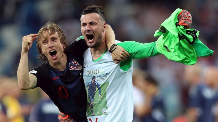 FIFA NE OPRAŠTA BAŠ NIŠTA! HNS DOBIO KAZNU OD 70 TISUĆA FRANAKA ZBOG ‘MARKETINŠKOG INCIDENTA’ Upozorenje stiglo i Danijelu Subašiću