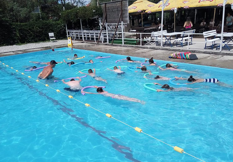 Škola plivanja u Širokom Brijegu bilježi odličan odaziv