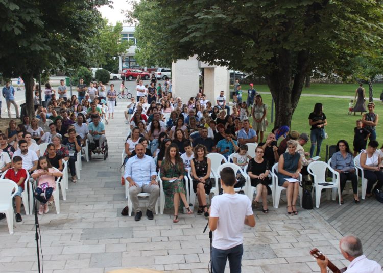 POSUŠJE: Veliko zanimanje za Večer ikavice