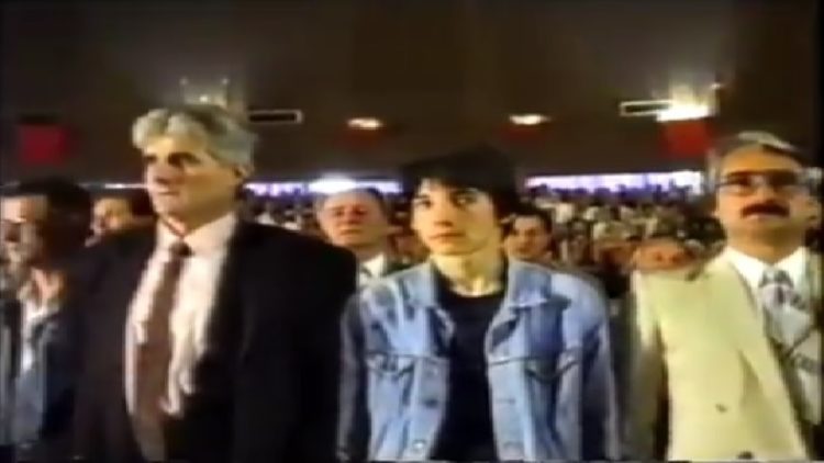 Poslušajte govor Alije Izetbegovića na osnivačkoj skupštini SDS-a u Nevesinju