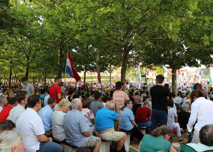 FOTO: Treći dan Mladifesta u Međugorju