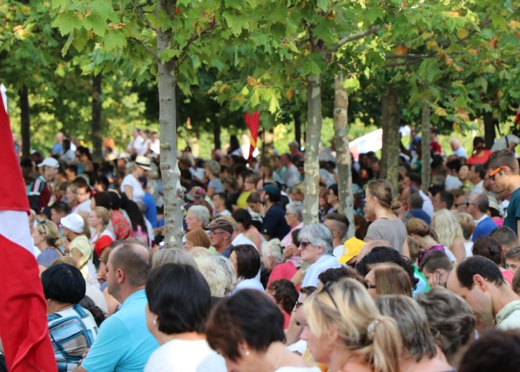 FOTO: Treći dan Mladifesta u Međugorju