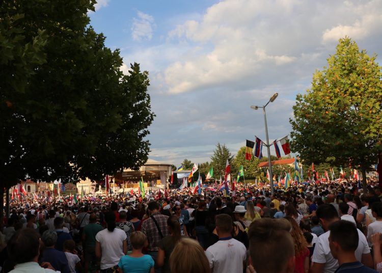 FOTO: Treći dan Mladifesta u Međugorju