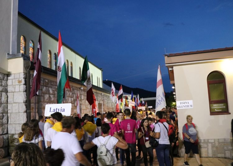 FOTO: Treći dan Mladifesta u Međugorju