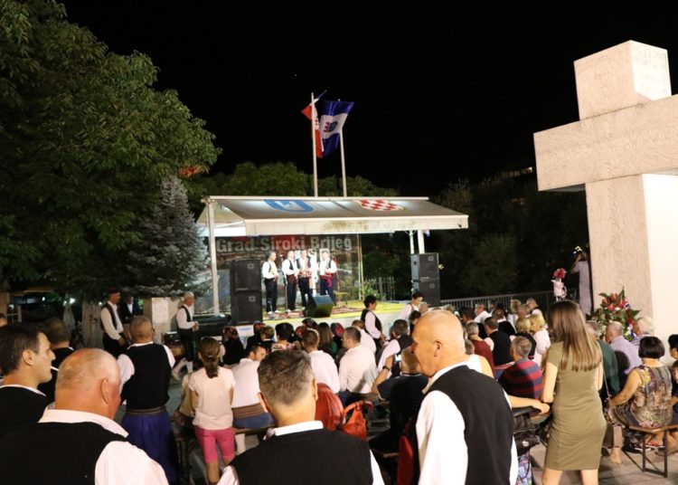 Održana večer folklora i kulturne baštine „Brijeg Široki slavno ti je ime“