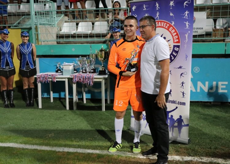Jare slavile protiv Desne Obale u odličnom finalu na Pecari