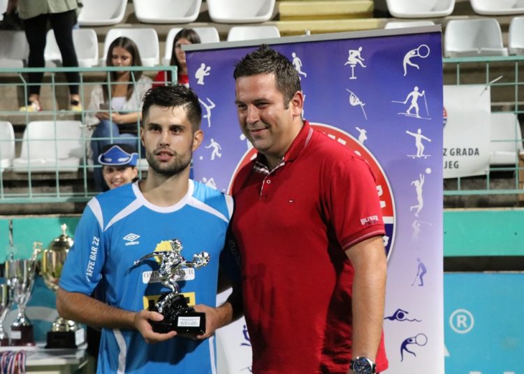 Jare slavile protiv Desne Obale u odličnom finalu na Pecari