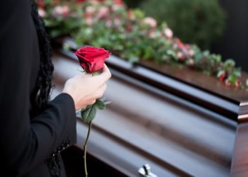 Nasljednik preminulog umirovljenika ima pravo na nadoknadu pogrebnih troškova