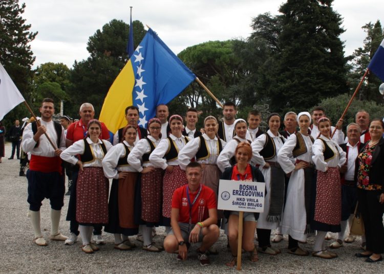 Nastup HKD Vrila na Smotri u Italiji